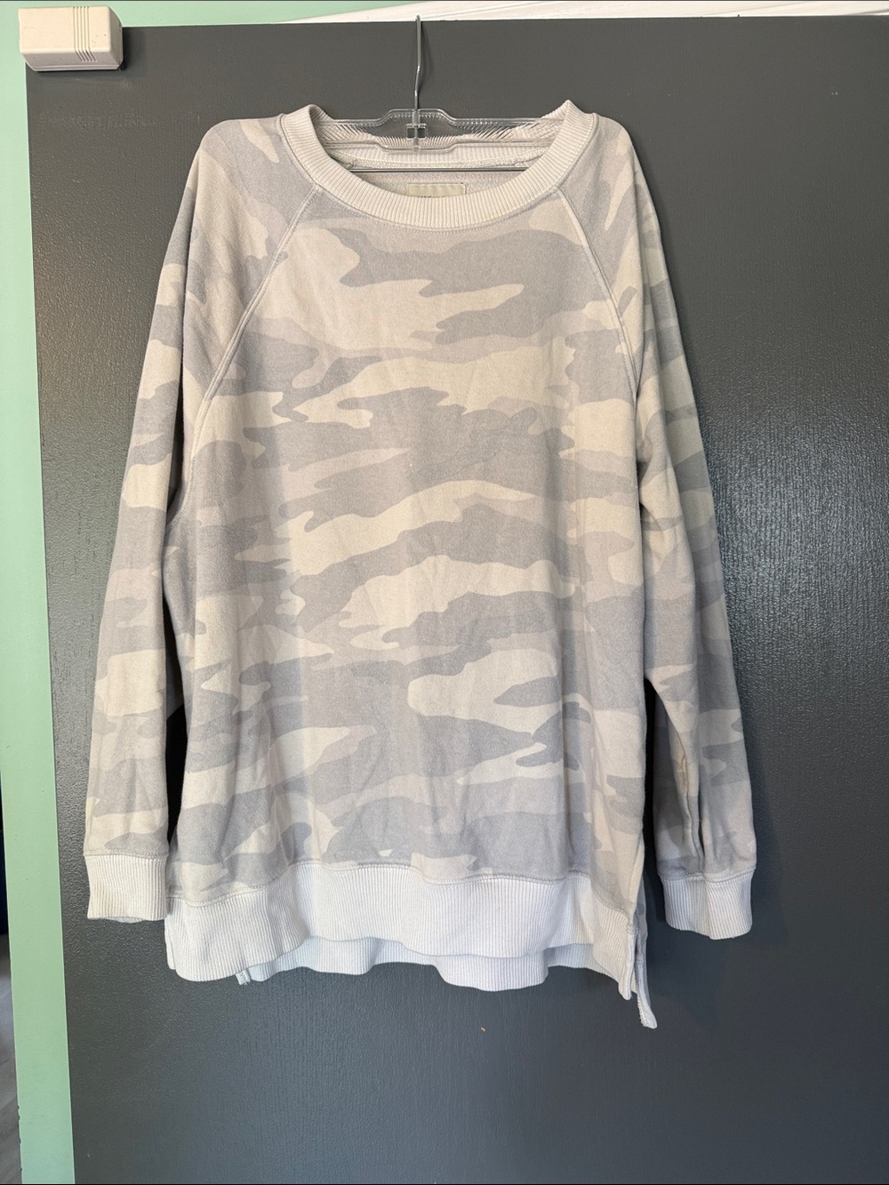 American Eagle Outfitters Women's Gray & White Camo Pullover Sweatshirt